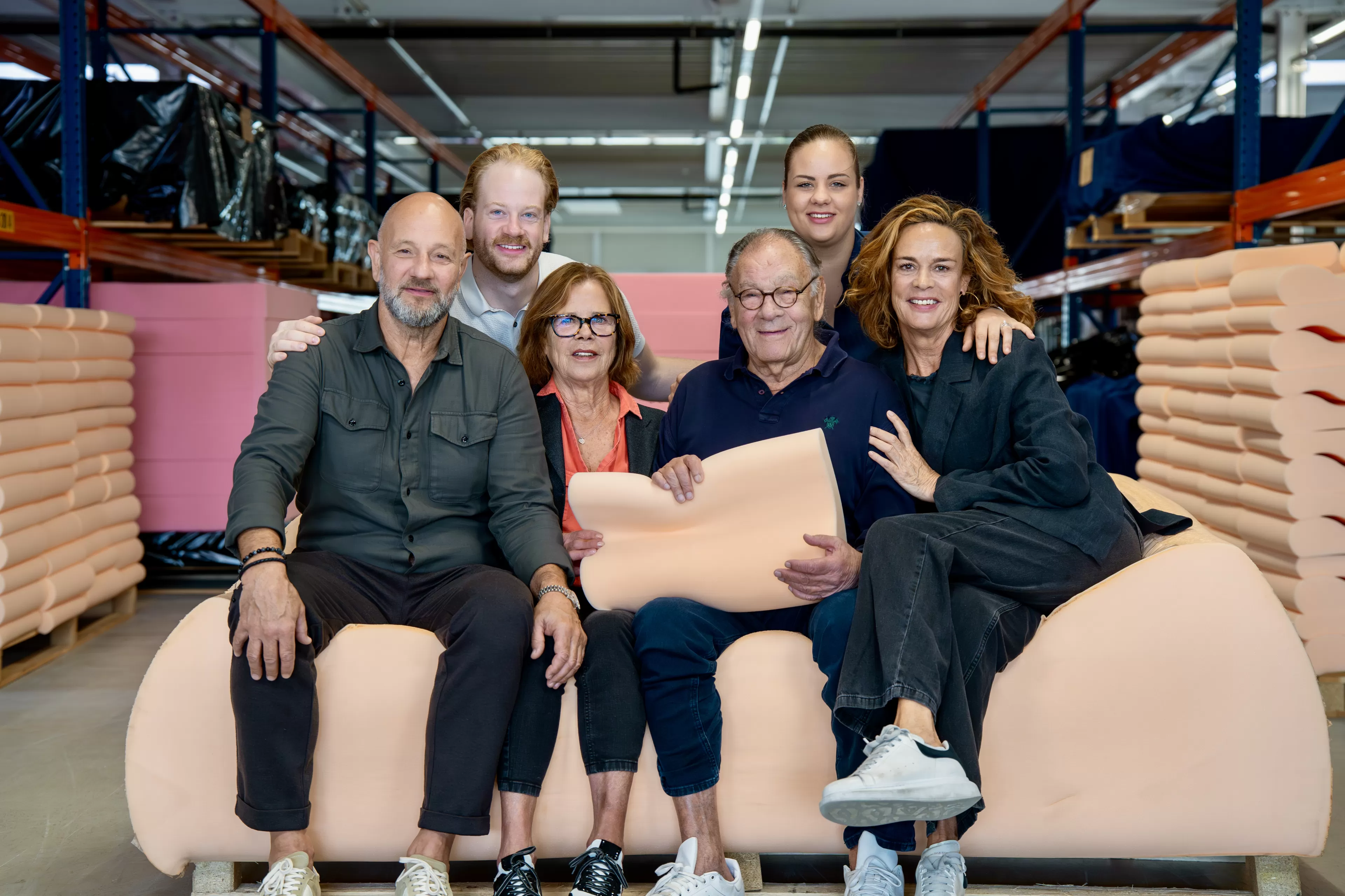 Familie Thöny v. l. n. r. (hinten: Daniele, Elisa / vorne: Roger, Erika, Hanspeter (Hampä), Daniela Thöny)